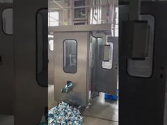 Machine voor het vullen van gelamineerde papieren stokjes en driehoekige vormen